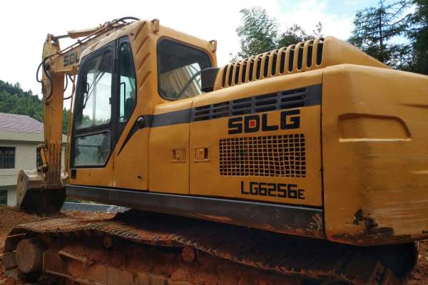 江西出售转让二手4500小时2013年临工LG6210挖掘机