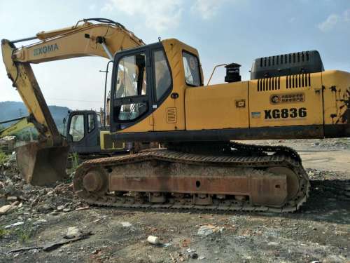 贵州出售转让二手8600小时2011年厦工XG833挖掘机