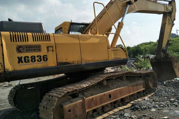 贵州出售转让二手8600小时2011年厦工XG833挖掘机