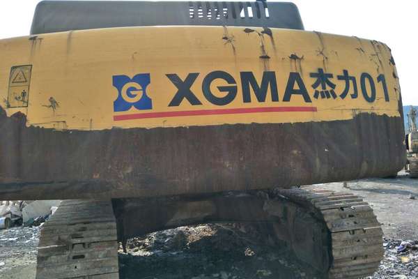 贵州出售转让二手8600小时2011年厦工XG833挖掘机