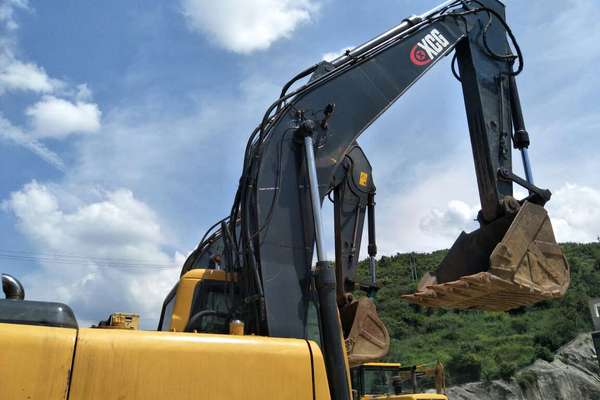 贵州出售转让二手6200小时2012年徐挖XCG210LC挖掘机