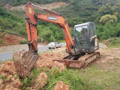 云南出售转让二手6259小时2011年斗山DH60挖掘机