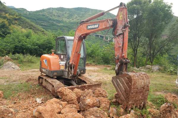 云南出售转让二手6259小时2011年斗山DH60挖掘机