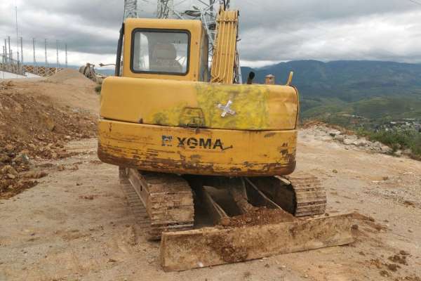云南出售转让二手5682小时2012年厦工XG808挖掘机