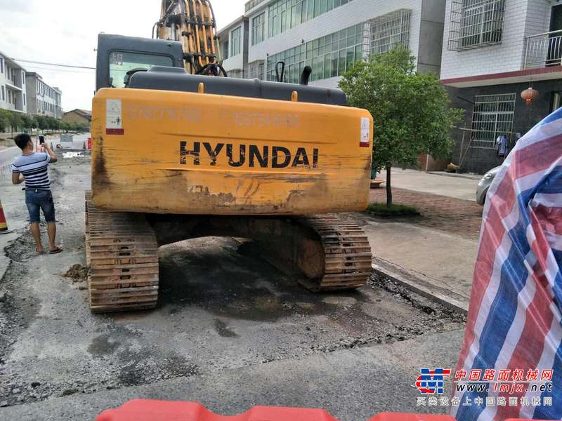 江西出售转让二手6000小时2011年现代R225LC挖掘机