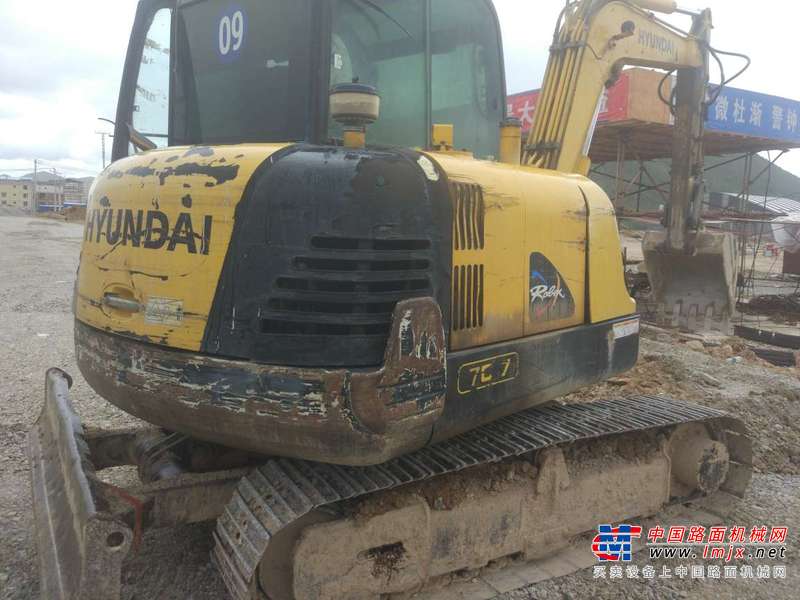云南出售转让二手8000小时2011年现代R60挖掘机