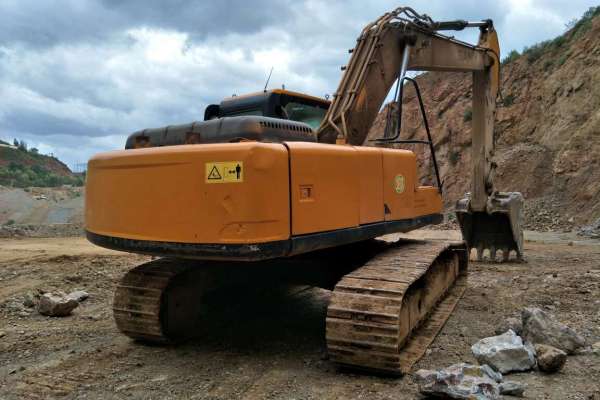 云南出售转让二手11000小时2012年三一重工SY225C挖掘机