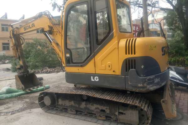 山西出售转让二手5000小时2013年临工LG665挖掘机