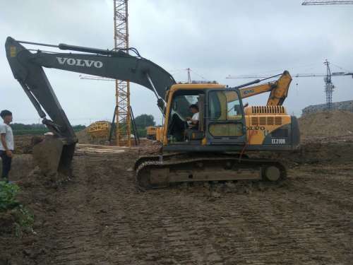 安徽出售转让二手15000小时2009年沃尔沃EC210B挖掘机