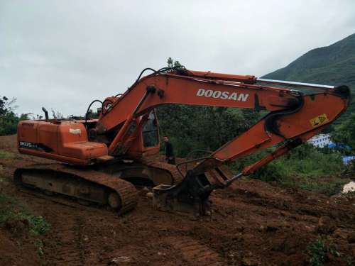 云南出售转让二手6859小时2007年斗山DH220挖掘机