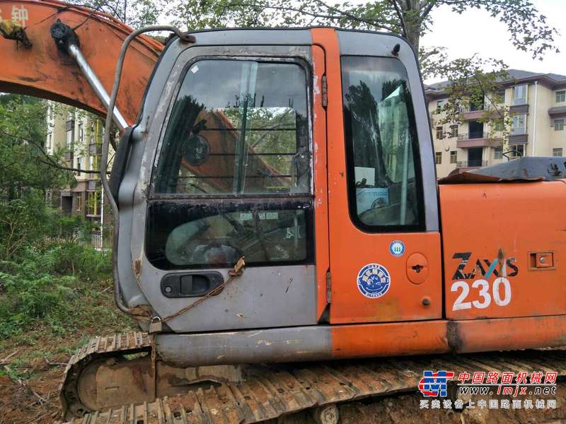 江西出售转让二手10000小时2009年日立ZX200挖掘机