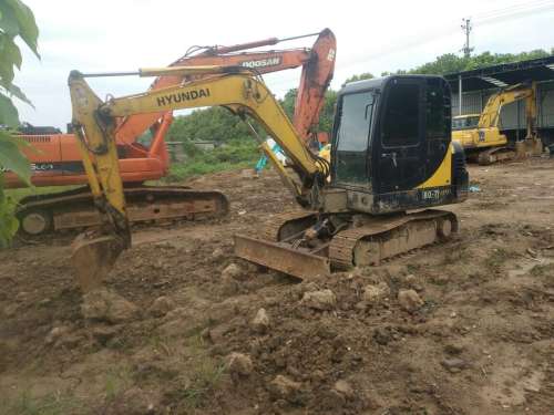 江西出售转让二手4500小时2013年现代R60挖掘机