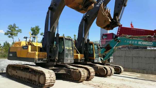 内蒙古出售转让二手8000小时2013年沃尔沃EC380DL挖掘机
