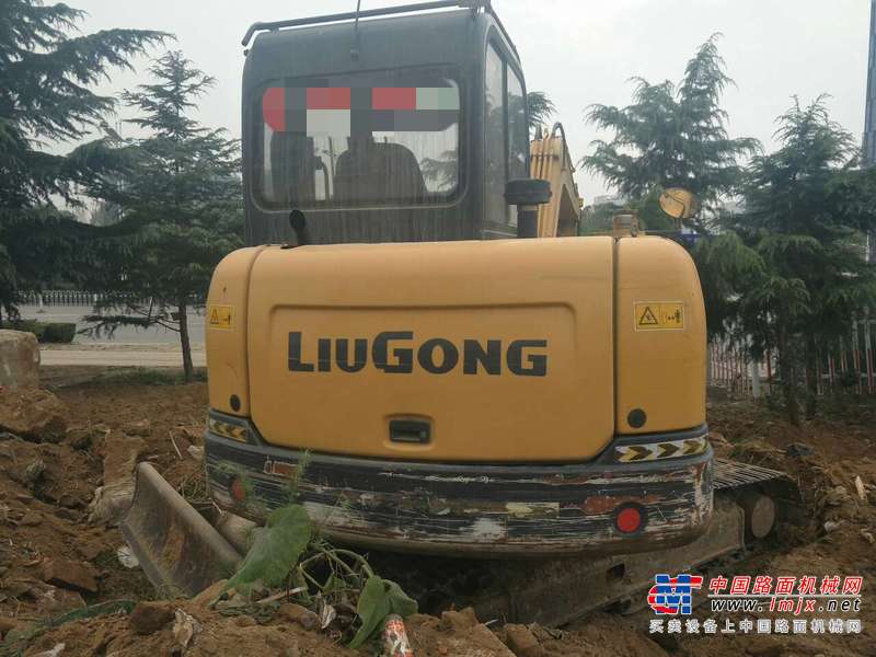 山东出售转让二手3000小时2015年柳工CLG906D挖掘机