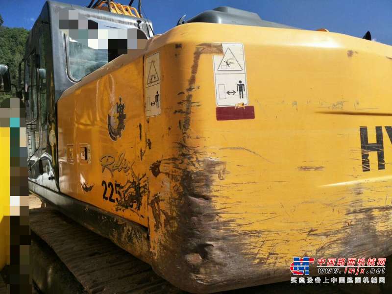 云南出售转让二手6000小时2011年现代R225LC挖掘机