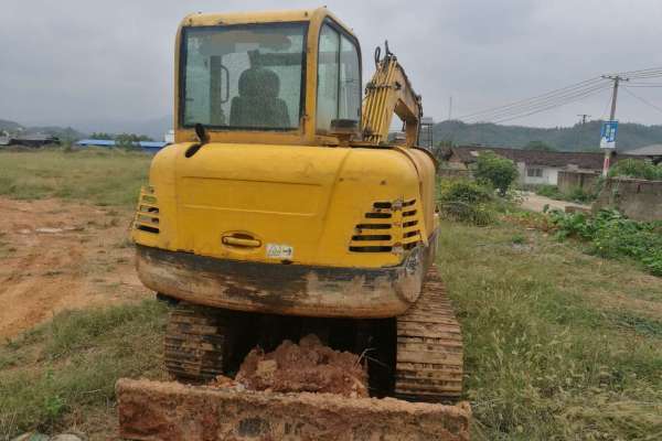 江西出售转让二手4600小时2011年沃得重工W260挖掘机