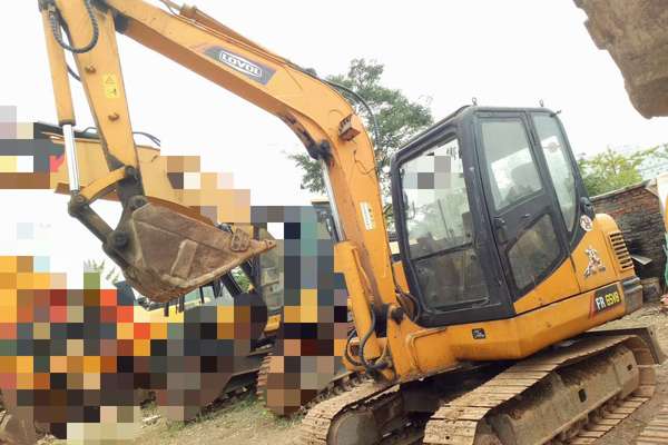 云南出售转让二手5327小时2012年福田雷沃FR65V8挖掘机