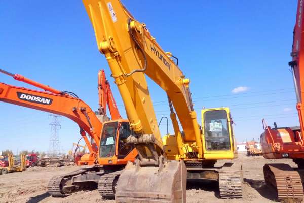 黑龙江出售转让二手9000小时2007年现代R335挖掘机