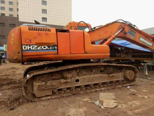 云南出售转让二手4368小时2011年斗山DH220LC挖掘机