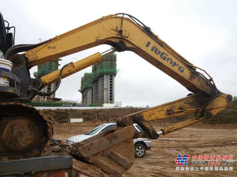 陕西出售转让二手6000小时2011年柳工CLG906C挖掘机