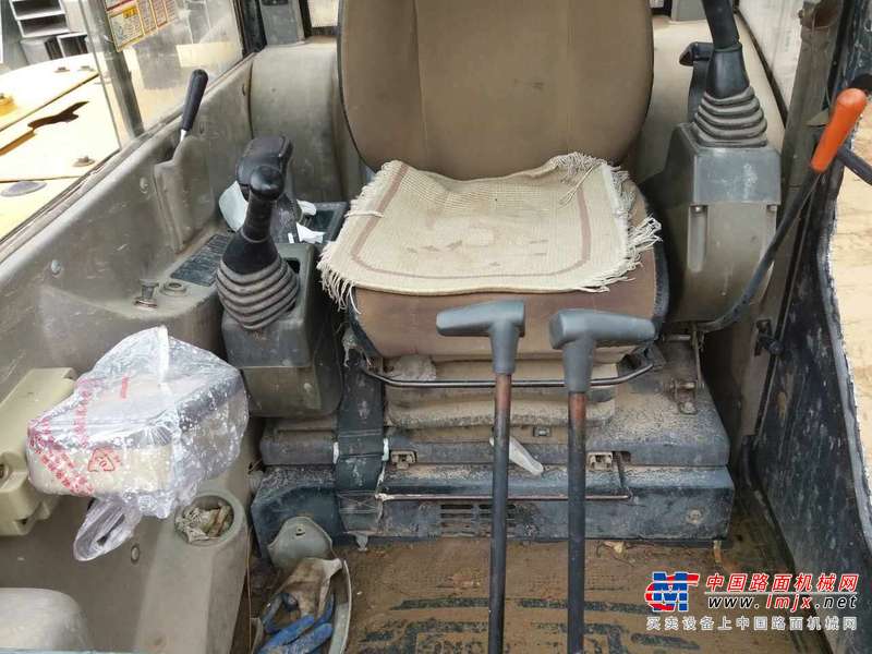 陕西出售转让二手6000小时2011年柳工CLG906C挖掘机