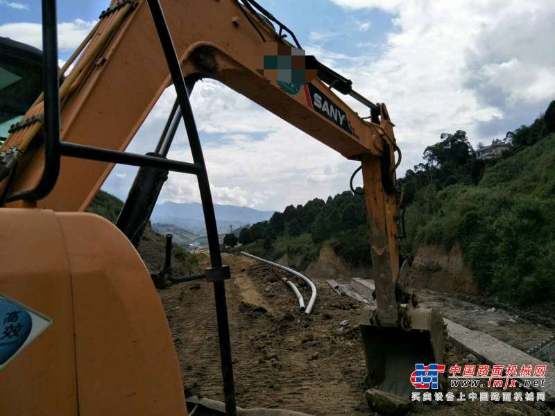 云南出售转让二手4000小时2014年三一重工SY235C挖掘机