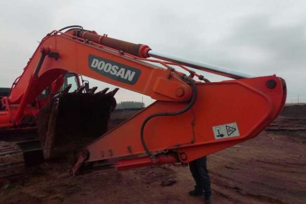 黑龙江出售转让二手11000小时2009年斗山DH300LC挖掘机