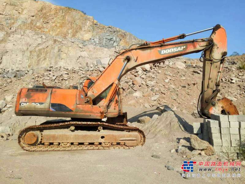山东出售转让二手8500小时2010年斗山DH225LC挖掘机
