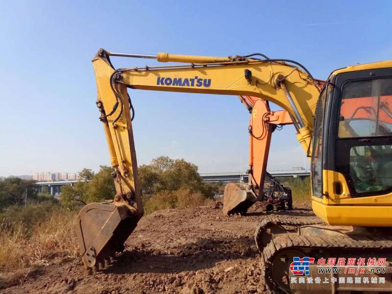 黑龙江出售转让二手8000小时2012年小松PC130挖掘机