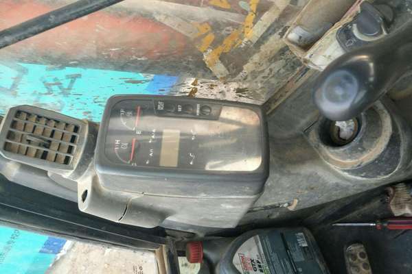 山东出售转让二手12000小时2003年日立ZX230挖掘机