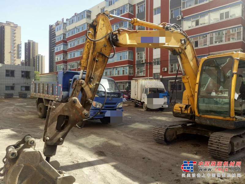 吉林出售转让二手9800小时2009年现代R80挖掘机
