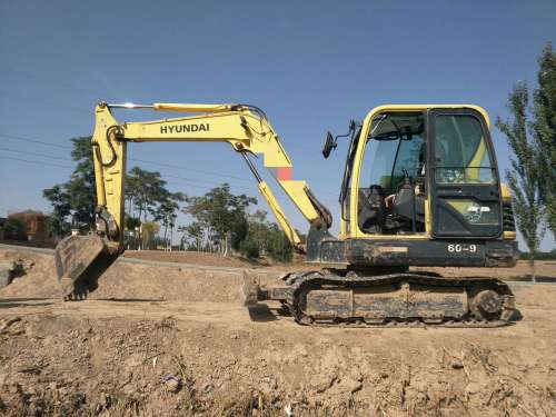 宁夏出售转让二手3500小时2013年现代R60挖掘机