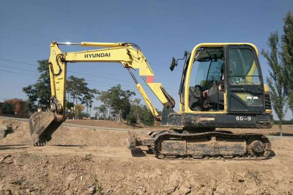宁夏出售转让二手3500小时2013年现代R60挖掘机