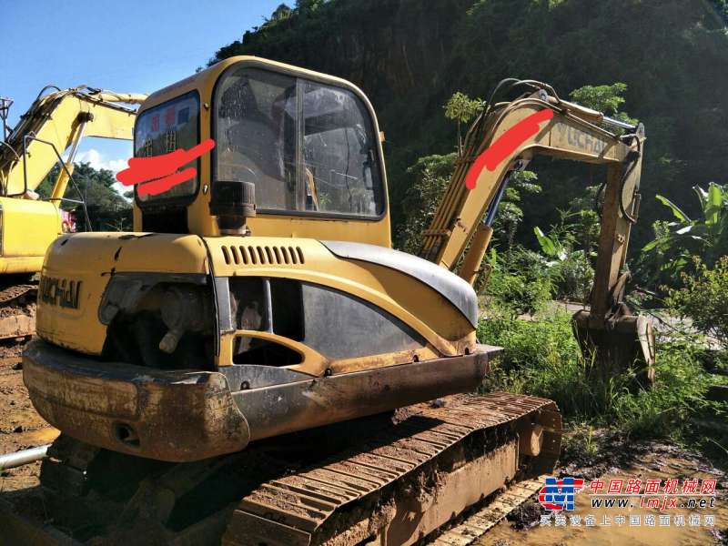 云南出售转让二手9000小时2009年玉柴YC55挖掘机