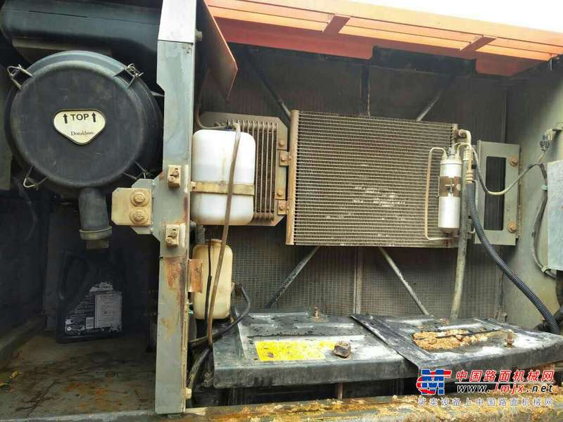 云南出售转让二手8000小时2008年日立ZX200挖掘机