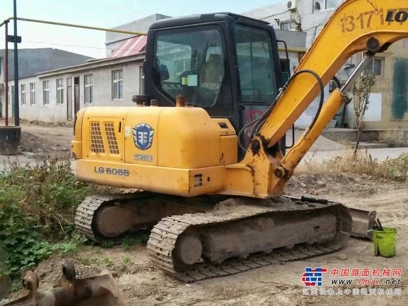河北出售转让二手4000小时2014年龙工LG6065挖掘机