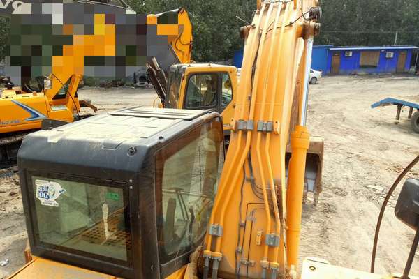 山西出售转让二手3883小时2014年龙工LG6220D挖掘机