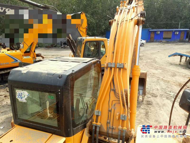 山西出售转让二手3883小时2014年龙工LG6220D挖掘机