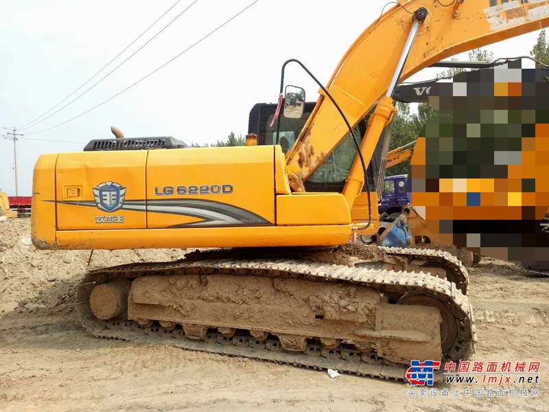 山西出售转让二手3883小时2014年龙工LG6220D挖掘机