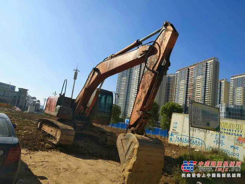 江西出售转让二手10000小时2009年日立ZX200挖掘机