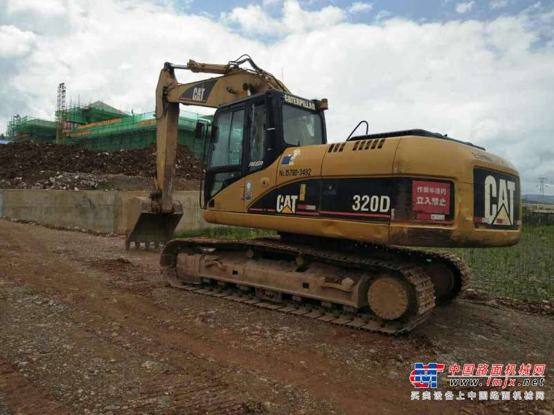 云南出售转让二手6915小时2011年卡特彼勒320D挖掘机