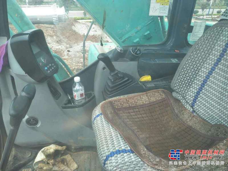 云南出售转让二手8000小时2011年神钢SK210LC挖掘机
