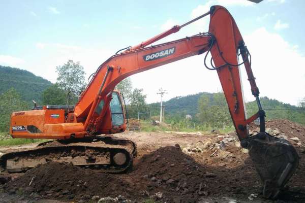 重庆出售转让二手9700小时2010年斗山DH225LC挖掘机