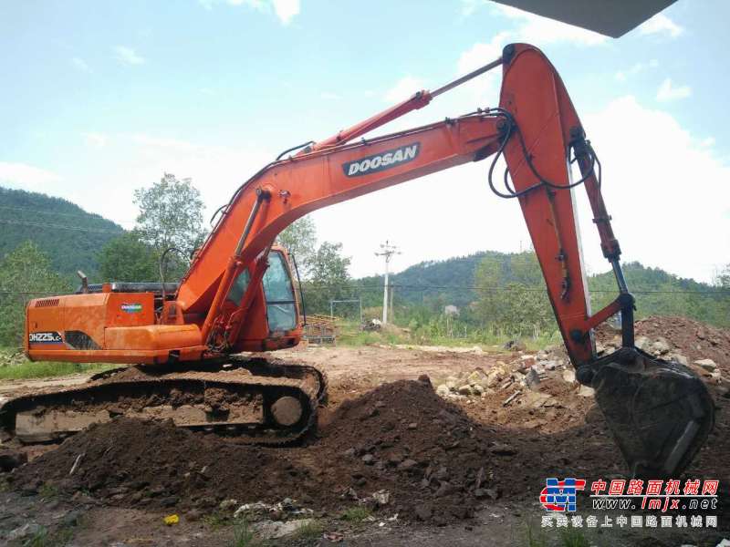 重庆出售转让二手9700小时2010年斗山DH225LC挖掘机