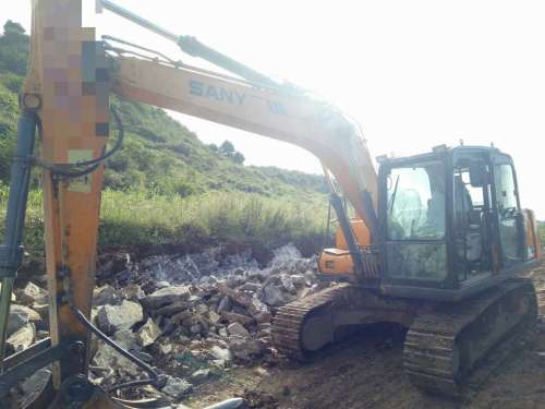 云南出售转让二手4531小时2013年三一重工SY135C挖掘机