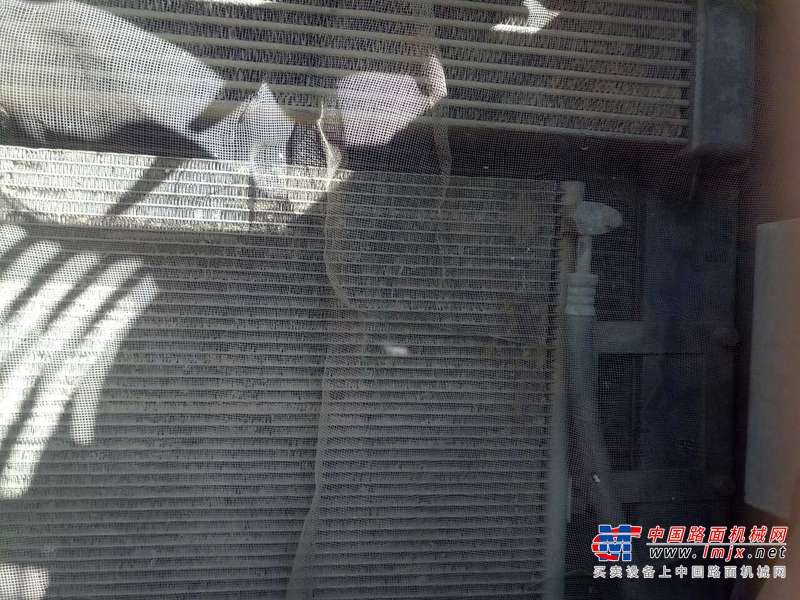黑龙江出售转让二手8000小时2005年日立ZX200挖掘机