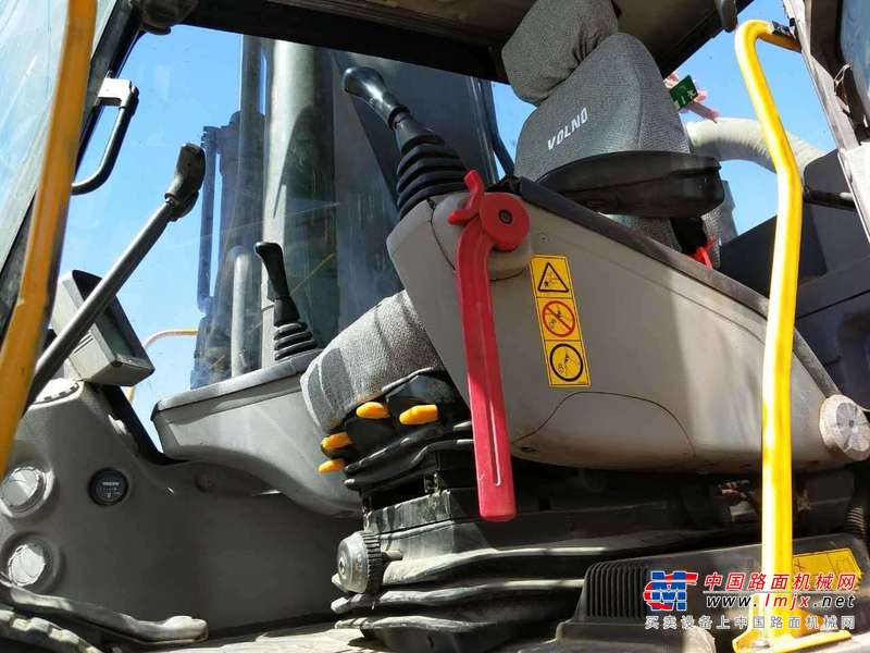 内蒙古出售转让二手8000小时2013年沃尔沃EC380DL挖掘机