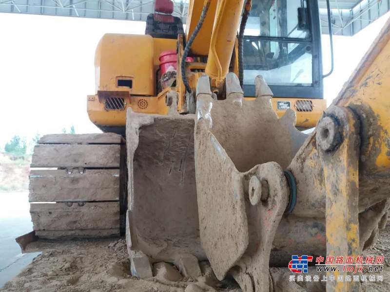 陕西出售转让二手4000小时2013年福田雷沃FR85挖掘机