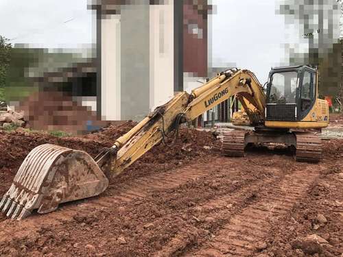 重庆出售转让二手5800小时2011年柳工CLG915D挖掘机