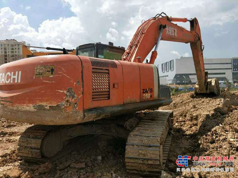 云南出售转让二手6892小时2010年日立ZX250H挖掘机